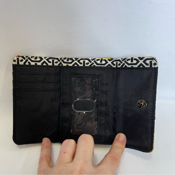 Vera Bradley Quilted Wallet in Black, Yellow, and Cream Dogwood KISS-n-Snap - Picture 5 of 9